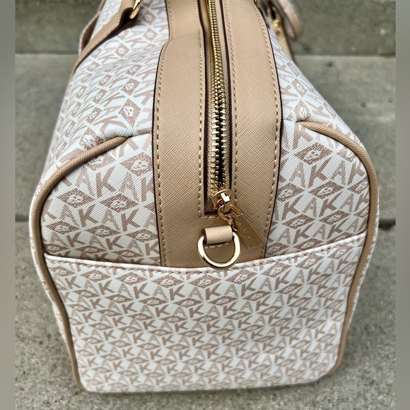 Anne Klein Oatmilk AK Cube Logo Women Duffle Bags. New with tags. - Picture 6 of 8